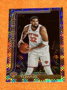 Karl-Anthony Towns SSP 2025-26 Topps #19 Victoria Paralelo - New York Knicks - Imagen 1 de 2