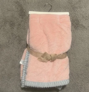 Chick Pea Babydecke rosa grau Plüsch Rippborte Lovey 30x36 Neu ohne Etikett - Bild 1 von 3