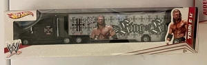 2011 Hot Wheels WWE = TRIPLE H Semi Truck & Trailer - Bild 1 von 2