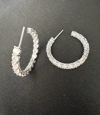 Pendientes de aro de circonita cúbica de adentro hacia afuera / color plata Foto 1 de 4