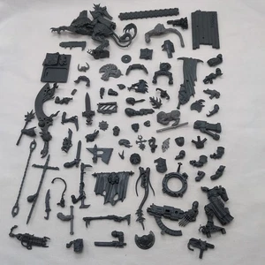 Menge (50+) Warhammer 40k und Fantasy Teile und Stücke - Bild 1 von 7