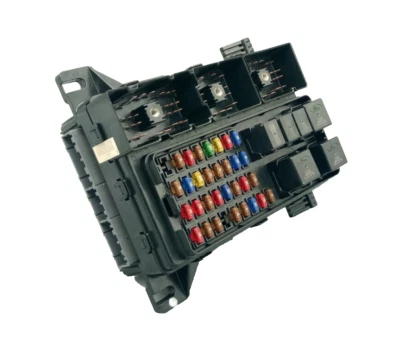 1997-1998 Ford Taurus Mercury Sable ENGINE FUSEBOX BCM Gem Module F8DB-14B205-AA - Image 1 of 4