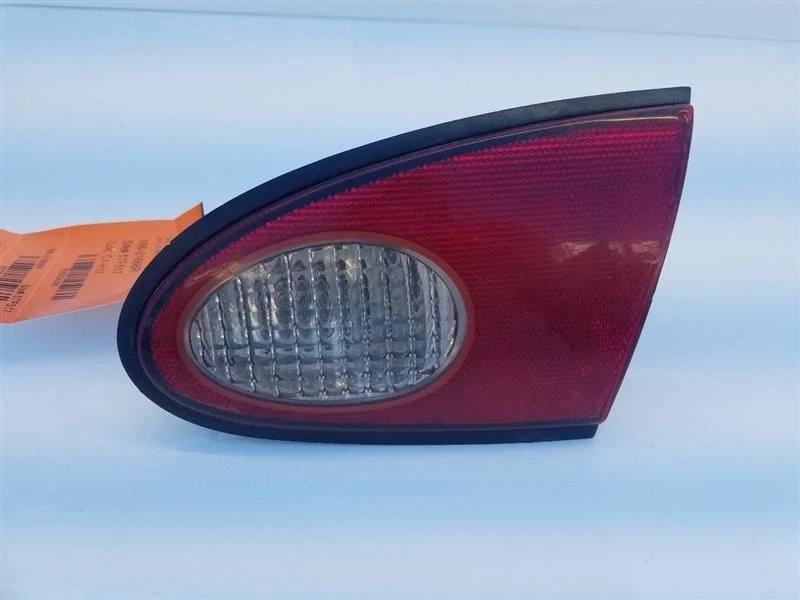 Tapa de luz trasera derecha para pasajero montada para Ford Contour 95-97 OEM Foto 1 de 4