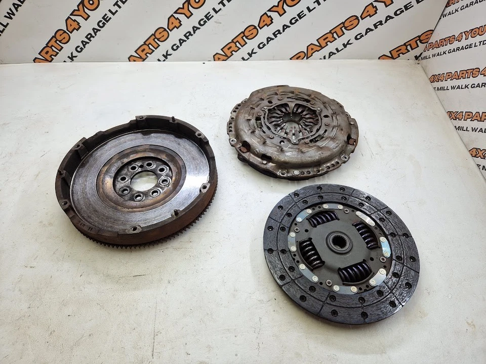 2012 FORD RANGER LIMITED 3.2 TD MANUAL FLYWHEEL CLUTCH KIT 327005410 - Image 1 of 4