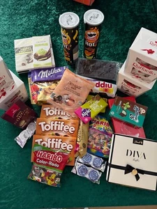 Süßigkeiten Schokoladen Paket Konvolut Lindt Raffaello Nougat Viba Chips - Bild 1 von 11