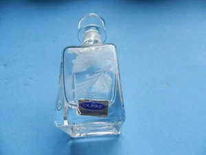DUISKE IRISH HAND CUT GLASS GRAPE VINE PATTERN MINI DECANTER - 14CM - Picture 1 of 12