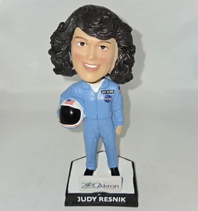 Bobblehead Akron Rubber Ducks Judy Resnik NASA SGA 07/05/2025 - Imagen 1 de 9