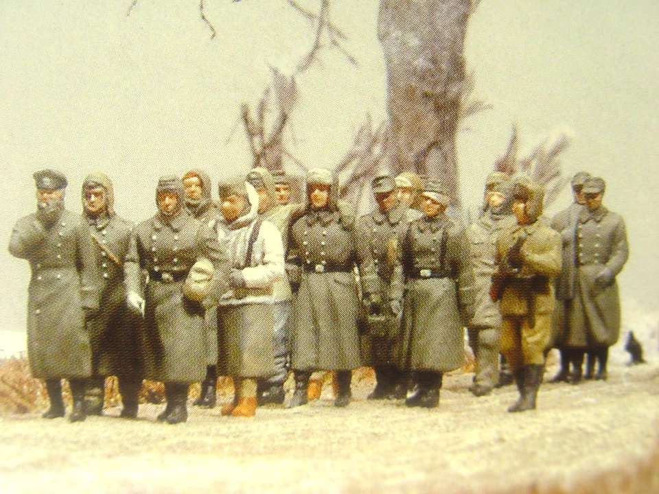 Dt. Gefangene  - 26 Stck. unbemalte  Figuren  Preiser Militär 1:87 -  16578  #E - Bild 1 von 1