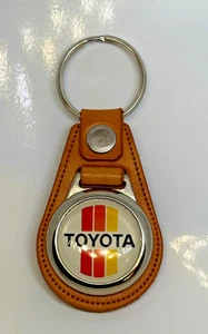 LLAVERO RETRO TOYOTA 100% CUERO TOSTADO de alta calidad tono blanco roto - Imagen 1 de 3