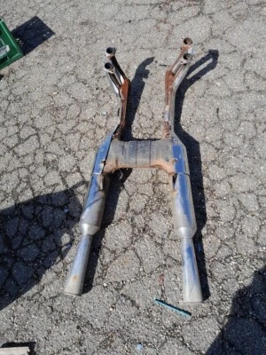 Escape de stock usado para un Honda Gl1200 Goldwing Foto 1 de 4