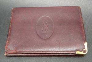 Cartier Bordeaux Kartenetui Geldbörse geprägtes Logo "Eine Metallecke fehlt" W088 - Bild 1 von 10