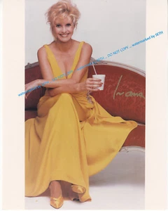 IVANA TRUMP ( 1949-2022 ) hand signed 8x10 color photograph autographed photo | - Picture 1 of 2