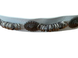 Chicos Concho lässiger Ledergürtel M weiß silberfarbene Metallakzente Neu mit Etikett - Bild 1 von 6