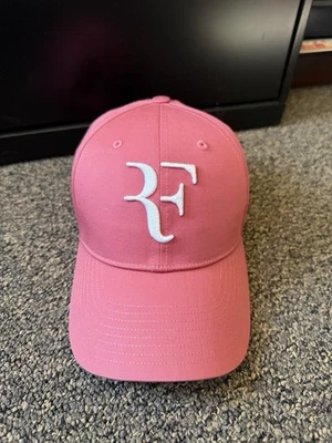 Gorra Tenis Roger Federer Uniqlo Gorra Correa Ajustable Coral Rosa RF Logo NUEVA Foto 1 de 4