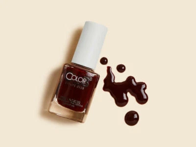 Esmalte de uñas Color Club Feverish aspecto de esmalte en gel rojo oscuro #825 15 ml/0,5 oz Foto 1 de 4