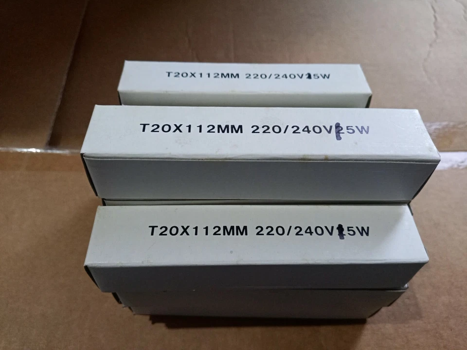 Lotto di Lampade T20 X 112MM 220/240V 15W modello ET48. - Immagine 1 di 3