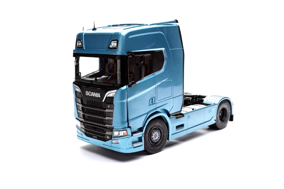 SOLIDO TRUCK EDITION  1:24 CAMION SCANIA S770 HIGHLINE FROST EDITION    S2400304 - Immagine 1 di 4