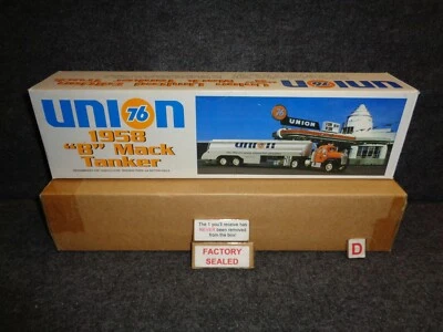 UNION 76 1958 B MACK SPECIALTY TANKER TRUCK 1997 JMT REPLICAS LIGHTS TESTED GOOD - Image 1 of 4