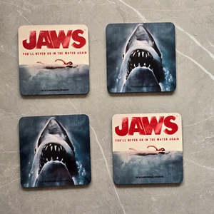 Jaws CLASSIC SWIM UNTERSETZER SET Great White Shark Thriller Kaffee Tee Getränk FILM - Bild 1 von 5