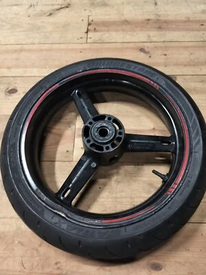 2001-2005 SUZUKI GSXR 600 GSXR 750 OEM FRONT WHEEL RIM WITH TIRE DAMAGED. - Image 1 of 4