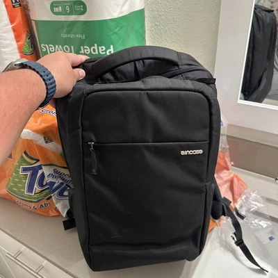 Mochila para Notebook Incase ICON - Vários Compartimentos - Preta 23L - Imagem 1 de 3