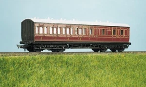 Peco PC714 LMS (Ex Midland) Brake 3rd Suburban Coach Plastic Kit 00 Gauge T48p - Picture 1 of 7