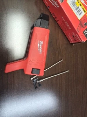 Accesorio de cargador intercalado para paneles de yeso Milwaukee Tool 49-20-0001 Foto 1 de 4