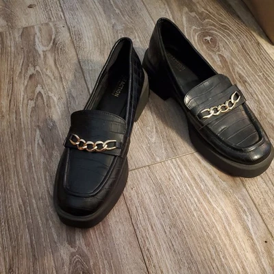 Женские кожаные мокасины Kenneth Cole Reaction 10 М с принтом в виде черной рептилии с золотой цепочкой - Изображение 1 из 4