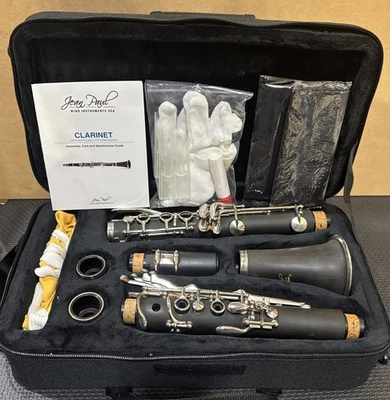Clarinete de estudiante Jean Paul Wind Instruments con estuche usado en excelente estado Foto 1 de 4