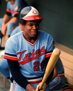 ROD CAREW 8X10 GLOSSY PHOTO IMAGE #2 - Picture 1 of 1