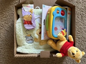 Disney Baby Gift Set Winnie The Pooh - Blanket, Socks, Music Box, Stuffed Animal - Picture 1 of 6
