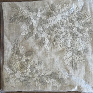 Pottery Barn Deepika Embroidered Pillow Cover 18" New - Picture 1 of 1