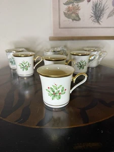 Set di 7 tazze da caffè vintage Lenox Dimensions Holiday Holly Berry oro USA - Foto 1 di 8