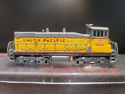 Con-Cor 0001-002303 MP15 EMD 1004 of the Union Pacific - Image 1 of 4