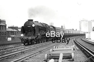 35mm B & W Railway Slide : SR 4-6-0 No.30860 Lord Hawke at Vauxhall in May 1956 - Picture 1 of 1