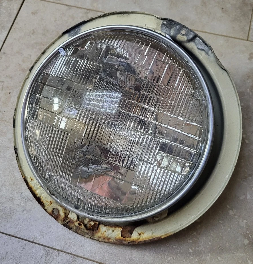 Faro delantero Mercedes Benz W110 1961-1968 GE 190 200 230 Foto 1 de 4