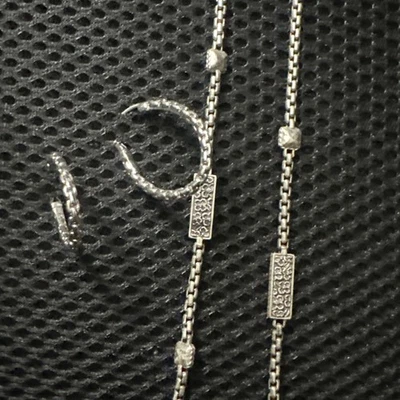 Pendientes de aro JAI John Hardy .925 Heritage cadena con textura floral $2450 al por menor Foto 1 de 4