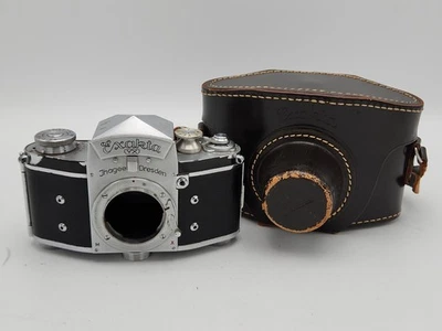 Corpo da câmera SLR vintage Exakta VX 35mm, localizador de prisma e estojo *LEIA* - Imagem 1 de 4