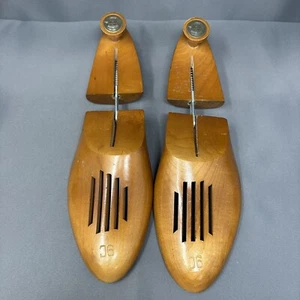 Vintage Florsheim Forme per Scarpe Ventilate in Legno Barella per Albero 9 C - Foto 1 di 6