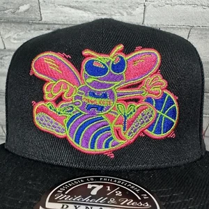 Mitchell & Ness Charlotte Hornets Size 7 1/2 Fitted HWC Neon - Picture 1 of 12