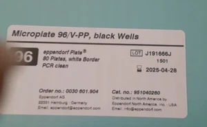 Eppendorf Mikroplate 96 / V-PP Black Wells / 80 Platten / 5 versiegelte Hülsen / 15 951040260 - Bild 1 von 10