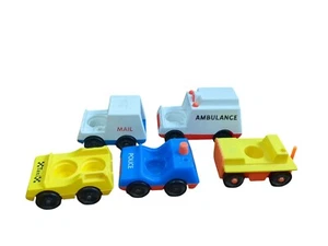 Vintage Fisher Price Little People Dienstfahrzeuge, Krankenwagen, Post, Polizei, Taxi - Bild 1 von 11