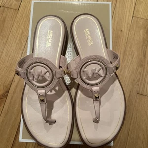 NUEVO - Sandalia Michael Kors Aubrey con correa en T de cuero talla 8 - Imagen 1 de 4
