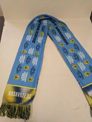 Bufanda y pegatina de tela con soporte para boleto de temporada 2022 Nashville SC. Foto 1 de 4