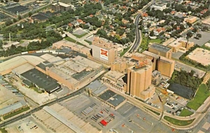 Postkarte WI: Luftaufnahme, Miller Brewing Company, Milwaukee, Wisconsin, 1960er Jahre - Bild 1 von 2
