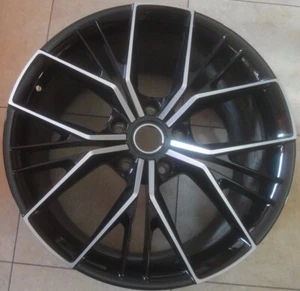 Ruota in lega HLR POSTERIORE originale Aston Martin Vantage ""Fiocco di neve - Foto 1 di 8