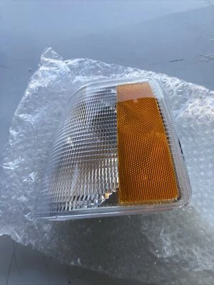 Volvo oem left driver side 760 940 960 Park  Light Turn Signal Marker  3518622 - Image 1 of 4