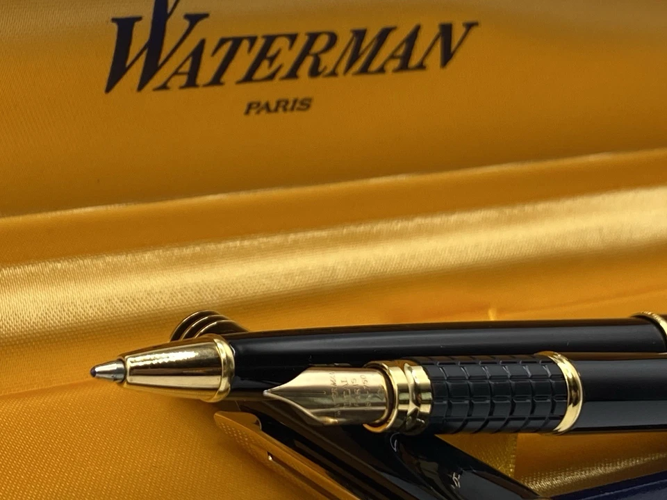 Pluma Estilográfica Waterman Exclusiva Cartucho Negra, Borde Dorado 18K Plumín y Bolígrafo Foto 1 de 4