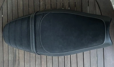TRIUMPH STREET TWIN 900 SADDLE - Image 1 of 2
