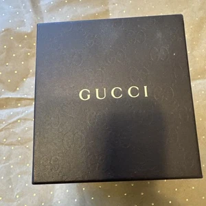 Authentic Beutiful Gucci 1400L ladies Gold Tone Watch - Picture 1 of 14